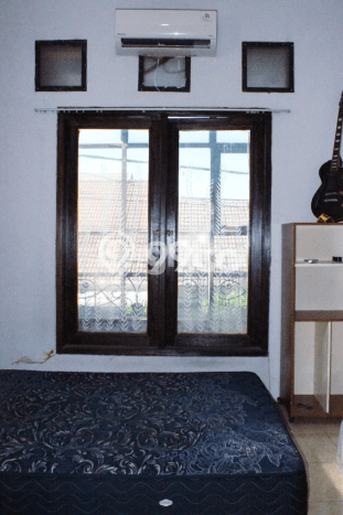 Dijual Rumah 6 Kamar Lokasi Ideal Bagus dan Strategis di Rungkut Dijual Rumah 6 Kamar Lokasi Ideal Bagus dan Strategis di Rungkut