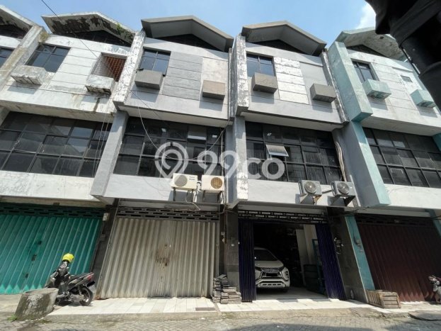 KAWASAN BISNIS! Ruko di Sawahan, Luas 236m², Area Strategis KAWASAN BISNIS! Ruko di Sawahan, Luas 236m², Area Strategis
