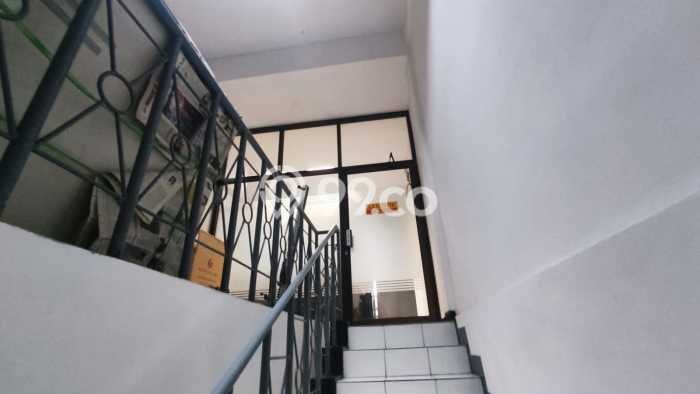 Jual Ruko Kawasan Sukolilo, Luas 120m², Area Berkembang, Jalan Utama Jual Ruko Kawasan Sukolilo, Luas 120m², Area Berkembang, Jalan Utama