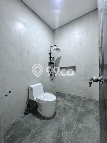 Dijual Rumah Luas Megah Dengan View Cantik di Cengkareng Barat, Jakarta Barat Dijual Rumah Luas Megah Dengan View Cantik di Cengkareng Barat, Jakarta Barat