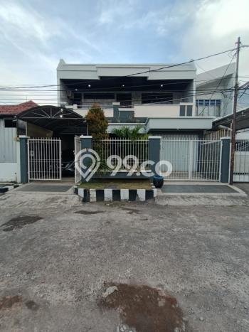 Rumah Luxury Modern Tanpa Renovasi di Raya Darmo Surabaya Rumah Luxury Modern Tanpa Renovasi di Raya Darmo Surabaya