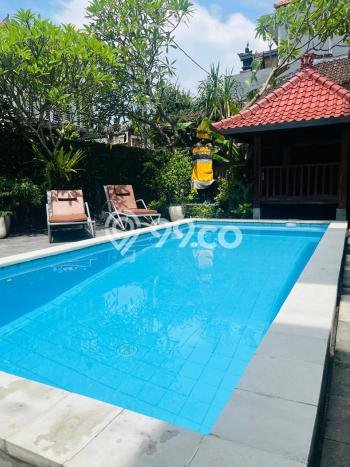 Rumah Elit LB 950m2 Siap Pakai Desain Elegan di Kerobokan, Badung Rumah Elit LB 950m2 Siap Pakai Desain Elegan di Kerobokan, Badung