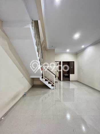 Jual Rumah Favorit Siap Huni LB 130m2 di Jagakarsa, Jakarta Selatan Jual Rumah Favorit Siap Huni LB 130m2 di Jagakarsa, Jakarta Selatan