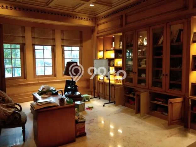 Hunian Elit LB 2500m2 Siap Pakai Desain Elegan di Citraland, Surabaya Hunian Elit LB 2500m2 Siap Pakai Desain Elegan di Citraland, Surabaya