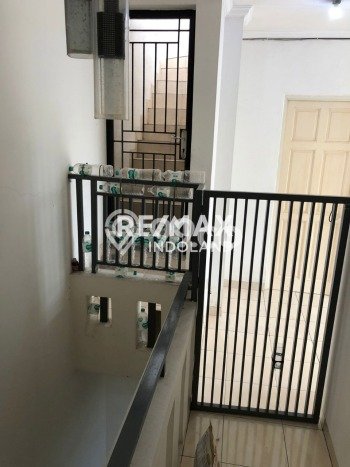 Rumah Elit Modern Tanpa Renovasi di Semanan Jakarta Barat Rumah Elit Modern Tanpa Renovasi di Semanan Jakarta Barat