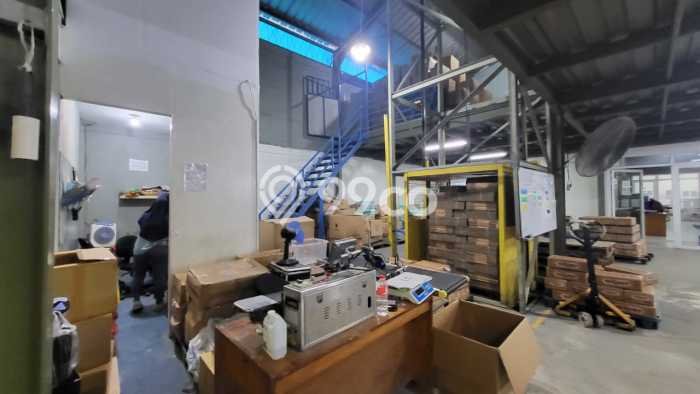 Gudang Bagus Dijual LB 1000m2 Lokasi Strategis Tangerang Area Cocok untuk Berbisnis Gudang Bagus Dijual LB 1000m2 Lokasi Strategis Tangerang Area Cocok untuk Berbisnis