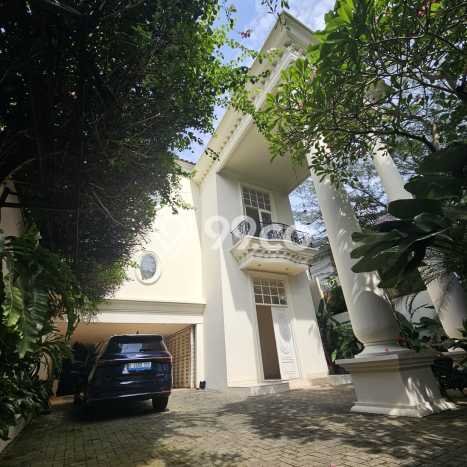 Rumah Nyaman 6 KT LB 800m2 Kondisi Bagus di Kemang Rumah Nyaman 6 KT LB 800m2 Kondisi Bagus di Kemang