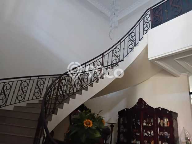 Jual Rumah Luas Elegan Dengan View Cantik di Mulyosari, Surabaya Jual Rumah Luas Elegan Dengan View Cantik di Mulyosari, Surabaya