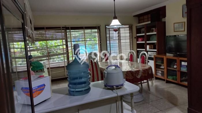 Ready to Use! Luxury House LT 553m2 Desain Elegan di Burangrang Ready to Use! Luxury House LT 553m2 Desain Elegan di Burangrang