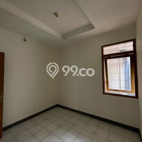 Lokasi strategis! Rumah siap huni dikontrakkan di Arcamanik LB 155m2 Lokasi strategis! Rumah siap huni dikontrakkan di Arcamanik LB 155m2