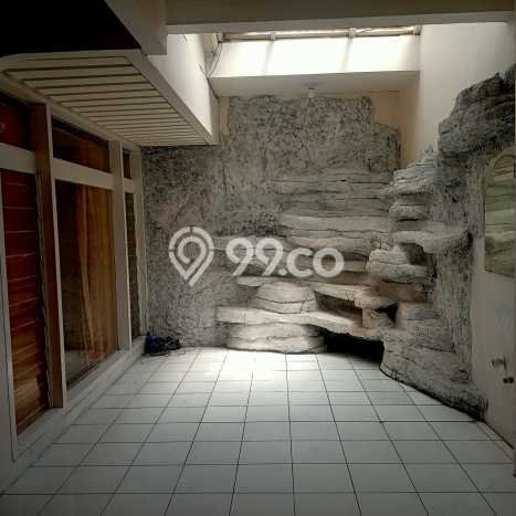 Disewakan! Rumah 5 Kamar Tidur &
3 Kamar Mandi di Pelajar Pejuang, Bandung Disewakan! Rumah 5 Kamar Tidur &
3 Kamar Mandi di Pelajar Pejuang, Bandung
