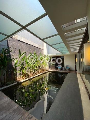 Rumah Mewah LB 314m2 Siap Huni Desain Elegan di Singgasana, Bandung Rumah Mewah LB 314m2 Siap Huni Desain Elegan di Singgasana, Bandung