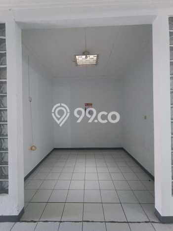 Disewakan Rumah Murah di Taman Kopo Indah Bandung dengan 2 KT Disewakan Rumah Murah di Taman Kopo Indah Bandung dengan 2 KT
