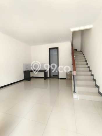 Disewakan Rumah Harga Terjangkau di Taman Kopo Indah Bandung dengan 2 KT Disewakan Rumah Harga Terjangkau di Taman Kopo Indah Bandung dengan 2 KT