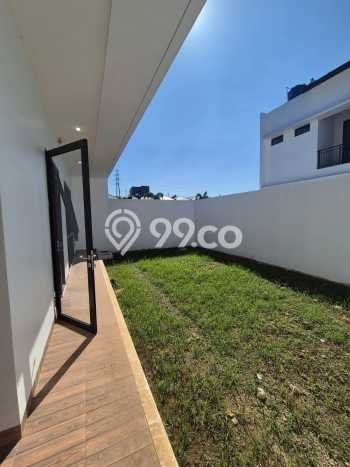 Rumah Luxury Modern Siap Huni di Buah Batu Bandung Rumah Luxury Modern Siap Huni di Buah Batu Bandung