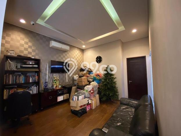 Rumah Mewah LB 314m2 Siap Huni Desain Elegan di Singgasana, Bandung Rumah Mewah LB 314m2 Siap Huni Desain Elegan di Singgasana, Bandung