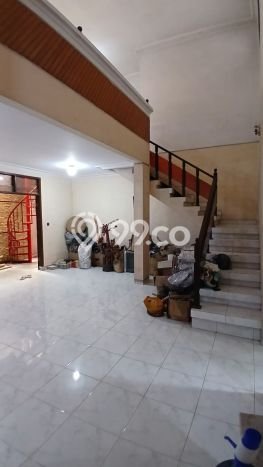 Ready to Use! Luxury House LT 186m2 Desain Elegan di Taman Kopo Indah Ready to Use! Luxury House LT 186m2 Desain Elegan di Taman Kopo Indah