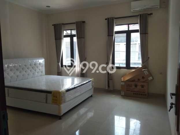 Disewakan! Rumah 3 Kamar Tidur &
4 Kamar Mandi di Buah Batu, Bandung Disewakan! Rumah 3 Kamar Tidur &
4 Kamar Mandi di Buah Batu, Bandung