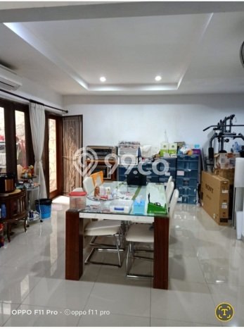 Dijual Rumah Mewah Elegan Dengan View Cantik di Puri Anjasmoro, Semarang Dijual Rumah Mewah Elegan Dengan View Cantik di Puri Anjasmoro, Semarang