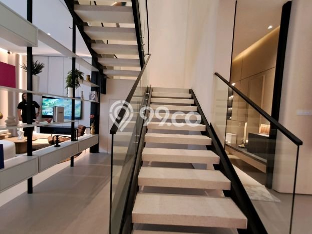 Ready to Use! Luxury House LT 189m2 Desain Modern di Candi Golf Ready to Use! Luxury House LT 189m2 Desain Modern di Candi Golf