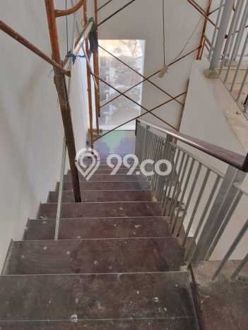 Disewakan Rumah Murah di Pakuwon City Surabaya Punya 5 KT Disewakan Rumah Murah di Pakuwon City Surabaya Punya 5 KT