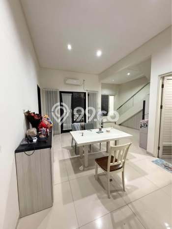 Rumah 5 Kamar Tidur Desain Minimalis di Citraland, Dekat Fasilitas Umum, Surabaya Rumah 5 Kamar Tidur Desain Minimalis di Citraland, Dekat Fasilitas Umum, Surabaya