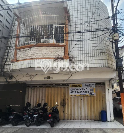 Ruko Dijual di Surabaya LT 116m2 & LB 232m2 Lokasi Terbaik! Ruko Dijual di Surabaya LT 116m2 & LB 232m2 Lokasi Terbaik!
