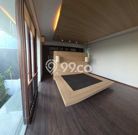 Rumah area Babatan, 3 KT, Dekat Pusat Kota, LT 600m2m² Bangunan 450m2m² Rumah area Babatan, 3 KT, Dekat Pusat Kota, LT 600m2m² Bangunan 450m2m²