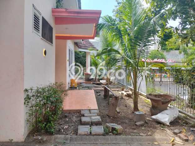 Rumah Bagus Siap Pakai Di Rungkut Luas 400m2 Lokasi Strategis Rumah Bagus Siap Pakai Di Rungkut Luas 400m2 Lokasi Strategis