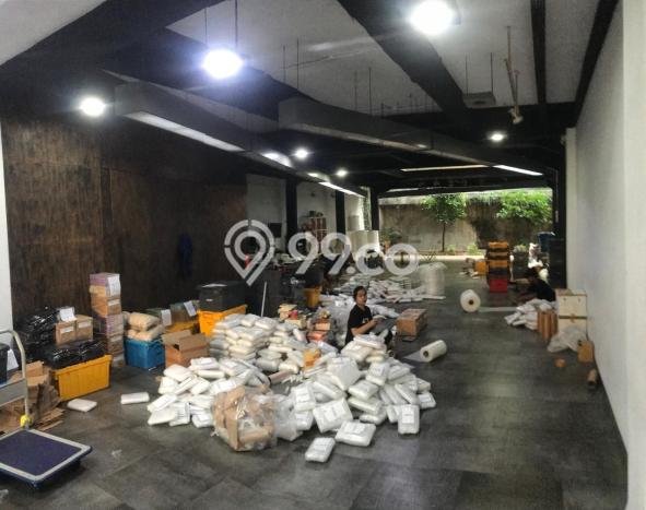 Unit Komersial Dijual di Kebayoran Lama Jakarta Selatan 573m2 Unit Komersial Dijual di Kebayoran Lama Jakarta Selatan 573m2