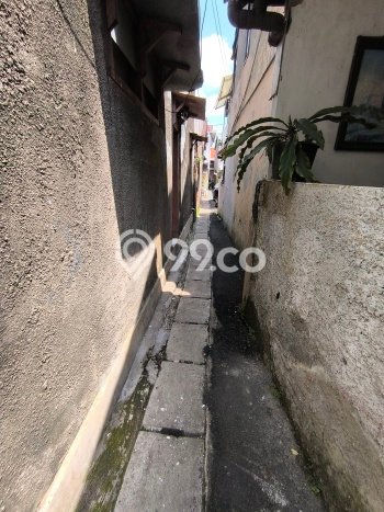 Unit Kost Dijual di Gandaria dengan 12 Kamar Area Ramai Unit Kost Dijual di Gandaria dengan 12 Kamar Area Ramai