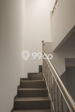 Rumah area Cempaka Putih, 8 KM, Area Strategis, LT 144m2m² Bangunan 288m2m² Rumah area Cempaka Putih, 8 KM, Area Strategis, LT 144m2m² Bangunan 288m2m²