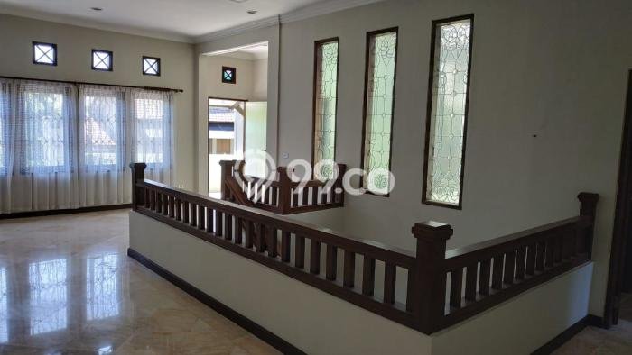 Disewakan! Rumah 5 Kamar Tidur &
4 Kamar Mandi di Nusa Dua, Badung Disewakan! Rumah 5 Kamar Tidur &
4 Kamar Mandi di Nusa Dua, Badung