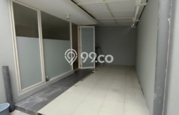 Disewakan! Rumah 4 Kamar Tidur &
2 Kamar Mandi di Citraland, Surabaya Disewakan! Rumah 4 Kamar Tidur &
2 Kamar Mandi di Citraland, Surabaya