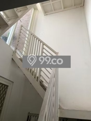 Rumah Elit Modern Tanpa Renovasi di kertajaya Surabaya Rumah Elit Modern Tanpa Renovasi di kertajaya Surabaya