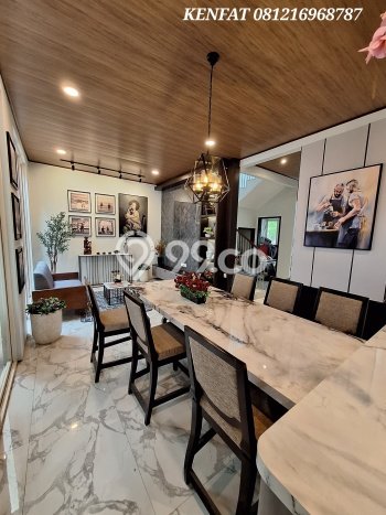 Rumah Elit Modern Tanpa Renovasi di Pakuwon Indah Surabaya Rumah Elit Modern Tanpa Renovasi di Pakuwon Indah Surabaya