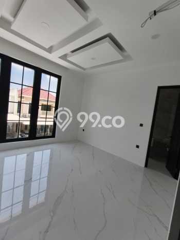 Rumah Elit Modern Tanpa Renovasi di Pakuwon Indah Surabaya Rumah Elit Modern Tanpa Renovasi di Pakuwon Indah Surabaya