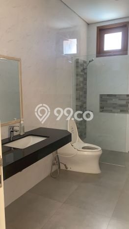 Rumah Disewakan Surabaya LT 250m2 LB 400m2 Kawasan Pakuwon Indah Rumah Disewakan Surabaya LT 250m2 LB 400m2 Kawasan Pakuwon Indah