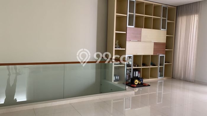 Rumah Disewakan Surabaya LT 250m2 LB 400m2 Kawasan Pakuwon Indah Rumah Disewakan Surabaya LT 250m2 LB 400m2 Kawasan Pakuwon Indah