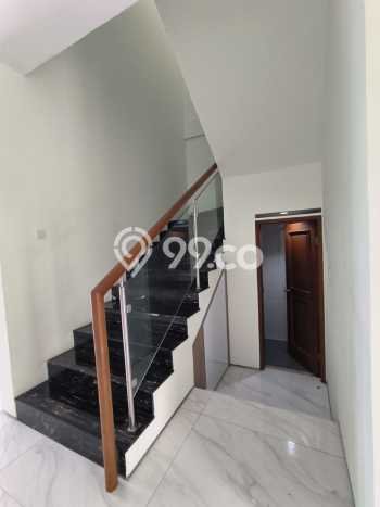 Hunian Mewah LB 330m2 Siap Pakai Desain Elegan di Jangli, Semarang Hunian Mewah LB 330m2 Siap Pakai Desain Elegan di Jangli, Semarang