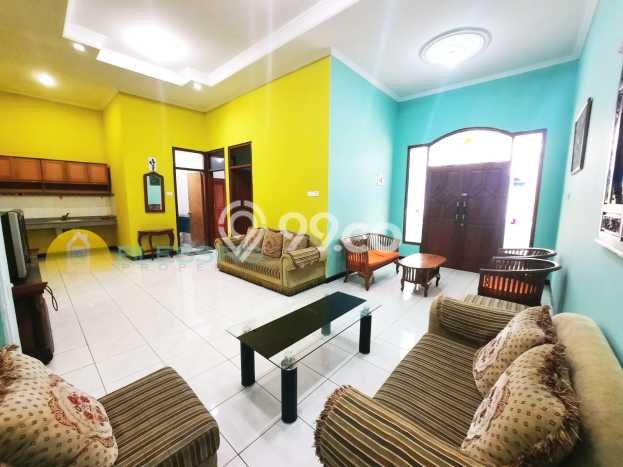 Disewakan Cepat Rumah Kondisi Baik di Area Banyumanik, Semarang Disewakan Cepat Rumah Kondisi Baik di Area Banyumanik, Semarang
