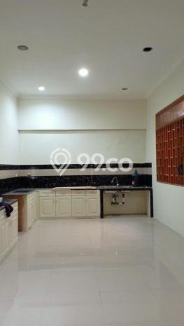 HARGA SPESIAL! Rumah kawasan Lippo Karawaci, Dekat Fasilitas, 3 KM, Luas 250m² LB 400m² HARGA SPESIAL! Rumah kawasan Lippo Karawaci, Dekat Fasilitas, 3 KM, Luas 250m² LB 400m²