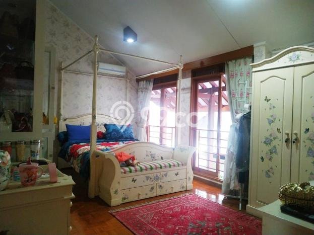 Rumah Elit LB 1200m2 Siap Pakai Desain Elegan di Sarijadi, Bandung Rumah Elit LB 1200m2 Siap Pakai Desain Elegan di Sarijadi, Bandung