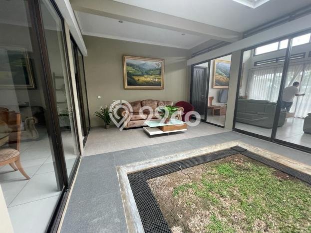 Rumah Elit Modern Siap Huni di Kota Baru Parahyangan Bandung Rumah Elit Modern Siap Huni di Kota Baru Parahyangan Bandung