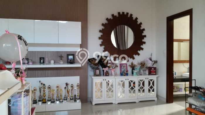 Ready to Use! Premium House LT 585m2 Desain Elegan di Setiabudi Ready to Use! Premium House LT 585m2 Desain Elegan di Setiabudi