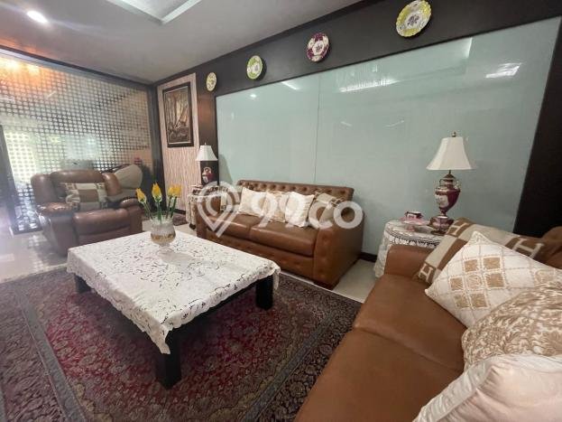 Hunian Elit LB 400m2 Siap Pakai Desain Elegan di Kota Baru Parahyangan, Bandung Hunian Elit LB 400m2 Siap Pakai Desain Elegan di Kota Baru Parahyangan, Bandung
