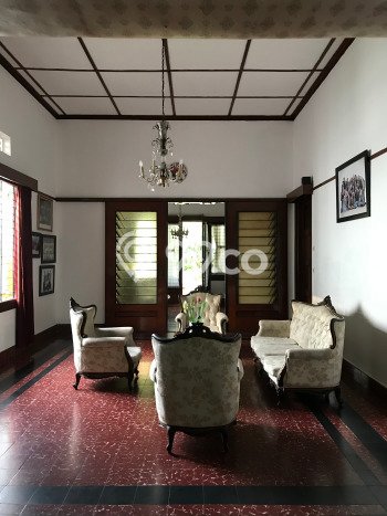 Ready to Use! Luxury House LT 980m2 Desain Elegan di Riau Ready to Use! Luxury House LT 980m2 Desain Elegan di Riau