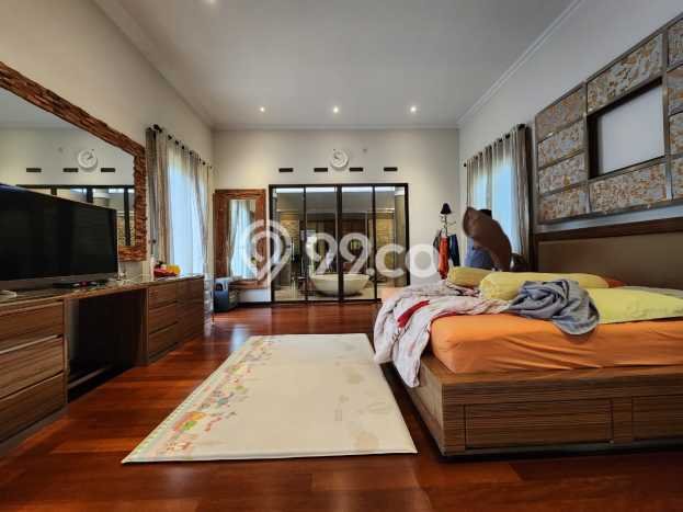 Rumah Elit LB 349m2 Siap Huni Desain Elegan di Kota Baru Parahyangan, Bandung Rumah Elit LB 349m2 Siap Huni Desain Elegan di Kota Baru Parahyangan, Bandung