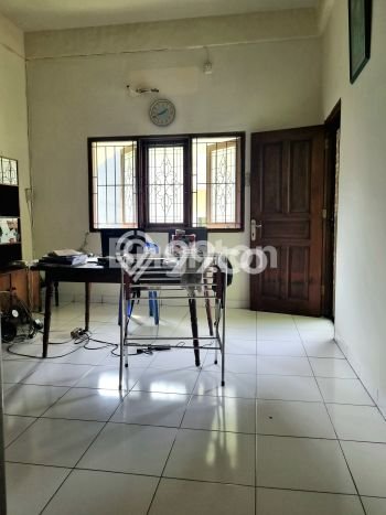 Hunian Berkelas 11 KT 5 KM di Kompleks Perumahan Tanjung Duren, Jakarta Barat Hunian Berkelas 11 KT 5 KM di Kompleks Perumahan Tanjung Duren, Jakarta Barat