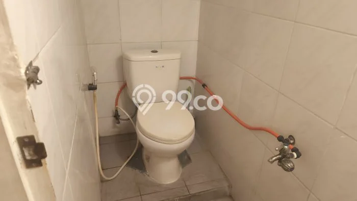 Rumah Nyaman di , 3 KM, Lingkungan Strategis, LT 60m2m² Bangunan 150m2m² Rumah Nyaman di , 3 KM, Lingkungan Strategis, LT 60m2m² Bangunan 150m2m²